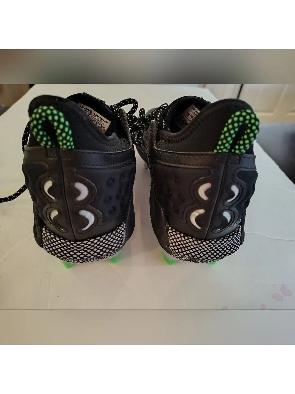 Under Armour Harper 8 Low ST Baseball Black/Green |3026588-001|